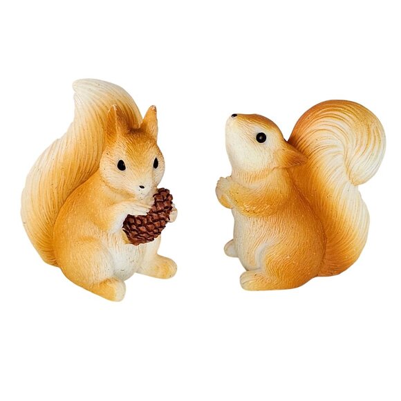 Resin Squirrel Figurines Set Of 2 Adorable Collectible Woodland Animals Decor - Picture 1 of 8